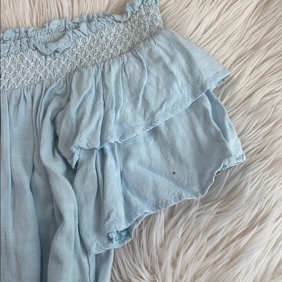 Francesca’s blue side shoulder ruffle top - Picture 6 of 6